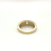 Ribbed Solitaire Engagement Ring